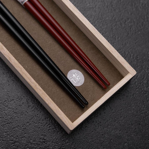 Hosomi Hangai (shell inlay) Lacquered Wooden Chopsticks Set 215mm Red and 235mm Black with Paulownia Wooden Box