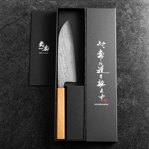 Santoku AUS-10 Nawame Damasco Mango de Roble 165mm